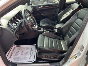 Auto Usado de Calidad a Precio Accesible, Volkswagen Golf 2017, Volante a la Izquierda - Product Image 2