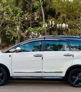 รถยนต์อินโนวา SUV ปี 2020 รุ่นขายดี พวงมาลัยซ้าย เบาะหนัง ยาง R16 ขับเคลื่อนล้อหลัง เกียร์อัตโนมัติ ระบบควบคุมความเร็วอัตโนมัติ ไฟ LED - Product Image 3