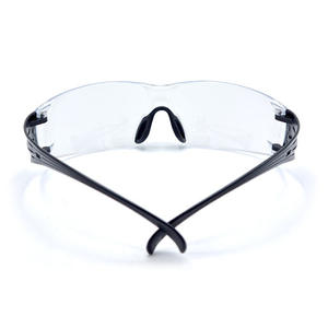 Gafas de Seguridad 3M Securefit SF301AF con Marco de Plástico, Lentes Transparentes Antivaho, Protección Ocular Irrompible - Product Image 3