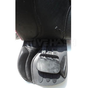 Silla de salto 2026 de diseño ligero para espectáculos ecuestres y competiciones - Product Image 2