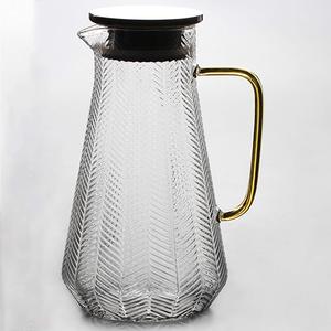 Jarra de vidrio negro TQC, jarra de agua hecha a mano, diseño moderno y lujoso, capacidad de más de 1 litro para agua, jugo, vino y té, decoración de mesa. - Product Image 2