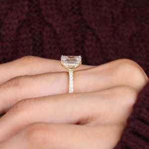 แหวนหมั้นเพชรเลี้ยงในห้องปฏิบัติการทรงกลมพร้อมวงแหวนเงินแท้ประดับเพชรแบบซ่อน 2.00 กะรัต ดีไซน์หรูหราสำหรับงานแต่งงาน - Product Image 2