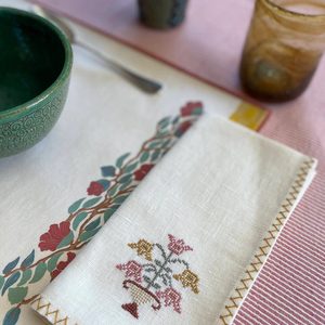 Serviettes en tissu de broderie serviettes de table lavables douces réutilisables pour la table à manger OEM de dîner de famille de fête de mariage - Product Image 5