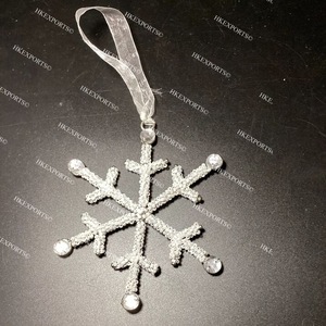 Ornement de Noël en velours fait main en forme de flocon de neige, décoration suspendue de 4 pouces, style traditionnel, artisanat perlé, fournitures de fête, cadeau - Product Image 1