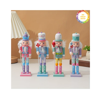 Ensemble de Casse-Noisettes Soldats en Bois Artisanat du Vietnam Parfait pour la Décoration de la Maison et l'Affichage de Cadeaux de Noël