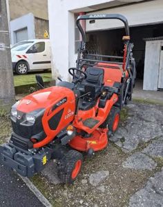 Kubota G231 ride on mower featuring high torque engine smooth drive system and large grass <b>collection</b> <b>box</b> - Product Image 4