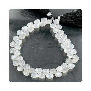 Haute qualité pierre de lune blanche naturelle à facettes en forme de coeur Briolette taille 7mm prix de gros pour les bijoux - Product Image 5