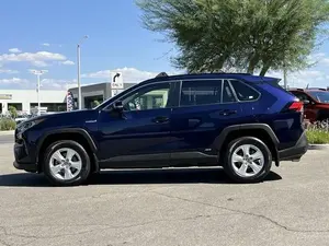 Toyota RAV 4 XLE 2019 - Product Image 3