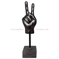 Sculpture de main en métal noir, figurine signe de la paix, art contemporain, décoration de table, ornement de salon
