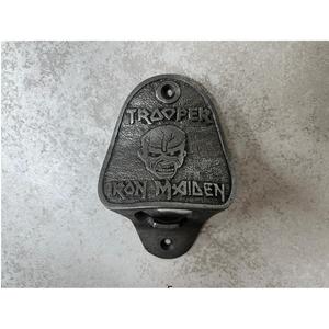 Ouvre-bouteille mural durable en fonte avec finition solide, parfait pour les bars de maisons de ferme rustiques et les espaces extérieurs - Product Image 1