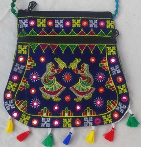 Bolso bordado Rajasthani para festivales Ocasiones especiales-Año nuevo Diwali Regalo del día de San Valentín para fiestas Celebraciones - Product Image 4