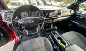 Toyota Tacoma TRD Sport Usada de 2017 - Product Image 3