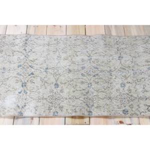 Alfombra Turca Vintage de 2.2x8.4 pies, Alfombra Beige con Diseño Floral de Lana - Product Image 3