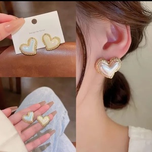 Premium Quality <b>Silver</b> <b>Heart</b> Shaped Korean Pearls Stud <b>Earrings</b> Gemstone <b>Silver</b> Plated Brass Fashion <b>Earring</b> for Women - Product Image 2