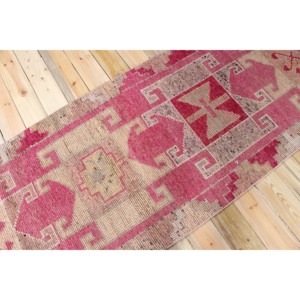 Tapis de 3,1 x 10,1 pieds, tapis turc vintage, tapis en laine géométrique rose - Product Image 2