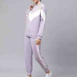 Chándal de invierno para mujer, conjunto de dos piezas con capucha y pantalones para correr con logotipo personalizado, ropa deportiva con estampado - Product Image 4