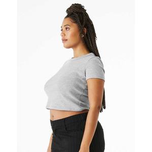 Cute Black Crop Top Flower Spring Bella Canvas 8882 Camiseta recortada fluida - Product Image 1