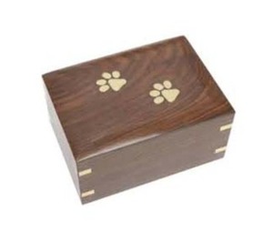 Urnes de crémation en bois faites à la main de style américain de haute qualité pour les cendres de chat et de chien Urnes funéraires en gros pour animaux de compagnie - Product Image 3