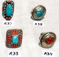 Bagues de mode unisexes faites à la main au Népal, en argent plaqué antique, avec un design floral bohème traditionnel et un serti gypsy en turquoise.
