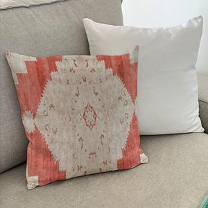 Coussin à imprimé aztèque en terre cuite : design antique pour une décoration chic et moderne, housse uniquement - Product Image 2