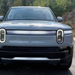 Rivian R1T Adventure Edition 2025 Usado en Excelentes Condiciones, Motor Dual, Tracción en las Cuatro Ruedas - Product Image 1