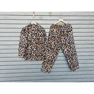 Ensemble de pyjama en jersey de coton imprimé pour femmes, vêtements de maison ODM, logo personnalisé, taille élastique, fermeture à boutons, grande taille, respirant, manches longues - Product Image 4