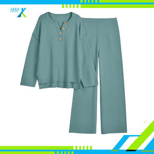 Ensemble de yoga pour femmes, deux pièces, tricot ample et décontracté, tenue assortie, confortable, doux, respirant, shorts, entraînement, vêtements de tous les jours - Product Image 2