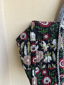 Fabricant et grossiste de sacs de sport matelassés personnalisés Floral Weekender avec broderie Fashion Style Canvas Fermeture à glissière - Product Image 4