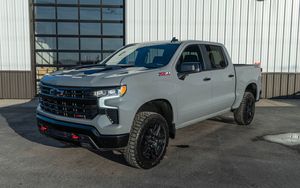Chevrolet Silverado K1500 LT Trail Boss 4WD 2024 Usado en Perfecto Estado, Volante a la Derecha/Izquierda - Product Image 3