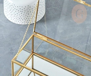 Boîte à bijoux en verre transparent et laiton avec cadre en métal décoratif de luxe mallette de rangement en métal de conception populaire - Product Image 1