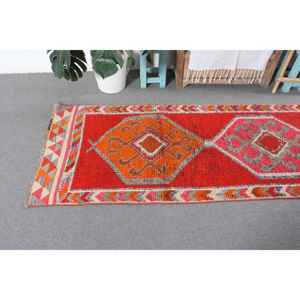 Alfombra Turca de 2.7x9.5 pies, Alfombra Vintage Tipo Runner, Alfombra con Estampado Animal Rojo Naranja - Product Image 5