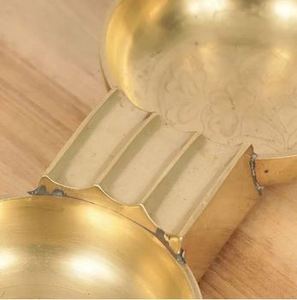 Cenicero con puente de doble extremo de latón chapado en oro elegante con diseño elegante, perfecto para el hogar, bares, restaurantes y uso superior de oficina - Product Image 3