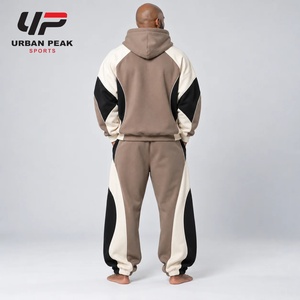 Chándal Oversize para Hombre de Diseño Personalizado con Corte Moderno, Acabado Interior Suave, Ajuste Relajado y Estilo Atlético - Product Image 3