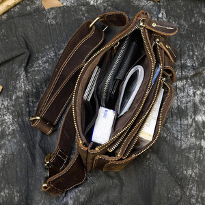 Bolso de Pecho de Cuero Genuino Marrón Personalizable Estilo Vintage, Bandolera Unisex Hecha a Mano para Uso Diario - Product Image 6