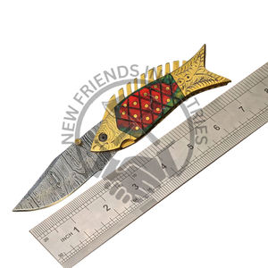 Couteau pliant fait main en acier damas manche en bois personnalisé Artisan chasse en plein air Camping couteau de luxe Support OEM ODM - Product Image 1