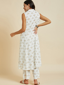 Dernier modèle de vêtements décontractés pour femmes prêts-à-porter en tissu rayonne Ensemble Kurta palazzo blanc à imprimé floral au prix de gros - Product Image 6