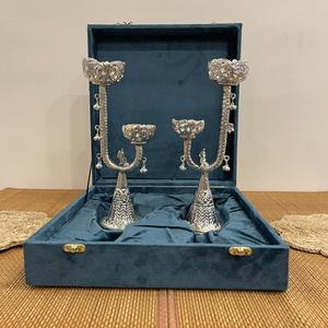 เชิงเทียนแกะสลักชุบเงินพร้อมเทียนแก้ว (คู่) - Product Image 3