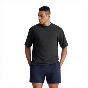 T-shirt noir personnalisé pour homme, manches courtes, col rond, en jersey de coton, coupe classique, décontracté, avec motif lettre imprimé au dos - Product Image 2