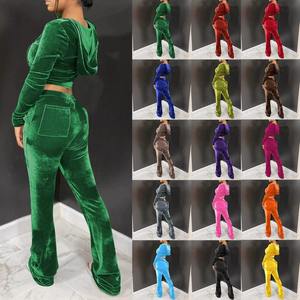 Ensemble de survêtements confortables 2 pièces en velours pour femmes Sweat à capuche à manches longues avec pantalons évasés - Product Image 4