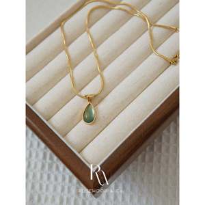 Collana con Pendente a Goccia Placcata in Oro 18K, Gemma Verde Oliva, Design Trendy a Forma di Pera, Regalo per Lei - Product Image 6