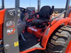 Tracteur agricole KUBOTA M62 à vendre, équipement agricole puissant pour une production agricole optimale - Product Image 4