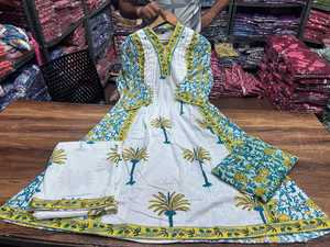 Coton Design Moderne Avec Imprimé Floral Et Travail À La Main Pantalon Kurti Et Dupatta Femme Fabricant De Mode De Surat - Product Image 5