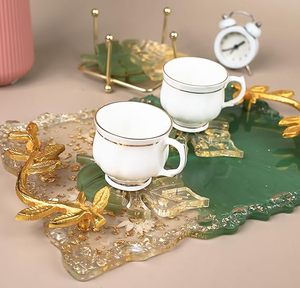 Venta al por mayor de alta calidad moderna de resina epoxi para bodas bandeja para servir con mango de metal Paquete de varias piezas al mejor precio - Product Image 1