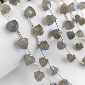 Perles de Labradorite de 7-8 mm, forme trillion, facettées, pour la fabrication de bijoux, 13-14 perles sur un fil de 8 pouces - Product Image 3