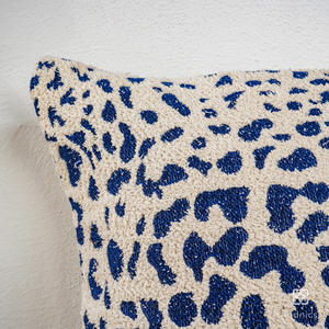 Coussin Jacquard en polycoton ivoire et bleu pour la décoration intérieure Style de luxe pour canapé chambre salon hôtel ou hôpital - Product Image 5