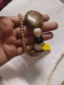 Collar de resina de moda hermoso y pulido de alta calidad hecho a mano de lujo personalizado para mujeres de la India. - Product Image 3