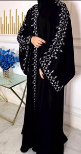 Abaya en soie satinée de luxe sur mesure en gros pour femmes Petite robe islamique turque à manches longues Style Dubaï Musulmans - Product Image 3