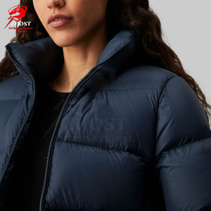 Veste d'hiver matelassée pour femme de qualité supérieure, conçue pour un usage décontracté, au look épuré et au toucher doux pour une tenue confortable toute la journée. - Product Image 3