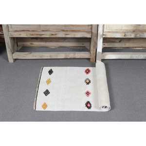 Petit tapis turc vintage 1,8x3,5 pi (55x108 cm), tapis kilim blanc uni - Product Image 5
