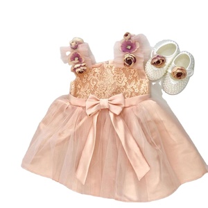 Robe en mousseline florale rose pâle sans manches pour bébé fille moderne de haute qualité Vêtements pour enfants nouveau-nés - Product Image 1